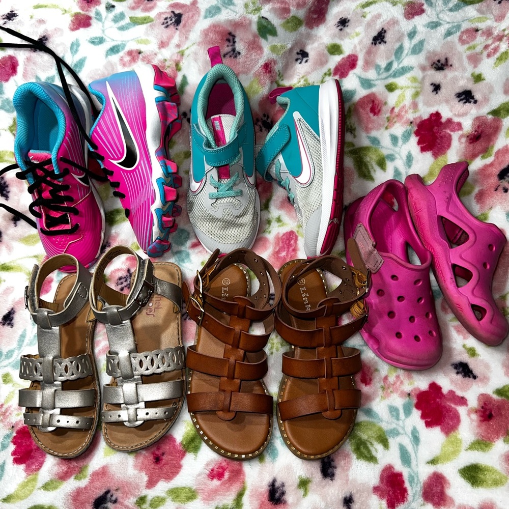 Girls size 12 shoe bundle. 5 pair. 🚨Sold🚨 - Picture 1 of 7